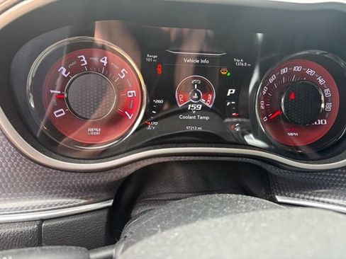 Used 2016 Dodge Challenger SRT Hellcat RWD image 8