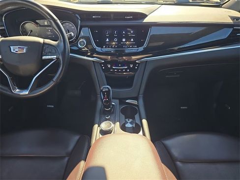 Used 2023 Cadillac XT6 Premium Luxury image 17