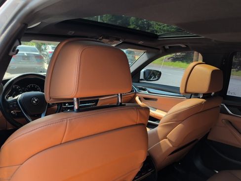 Used 2019 BMW 530i w/ Convenience Package RWD image 17