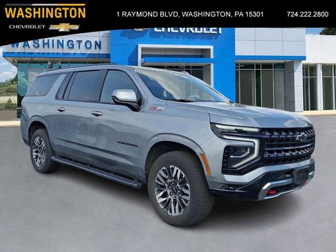 Used 2025 Chevrolet Suburban Z71 image 1