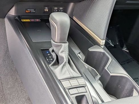 Used 2025 Toyota Camry SE FWD image 14