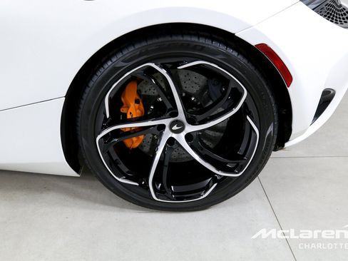 Used 2024 McLaren 750S Spider RWD image 26