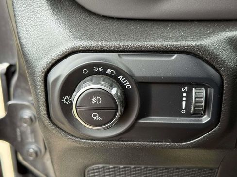 Used 2023 Jeep Gladiator Sport AWD/4WD image 27