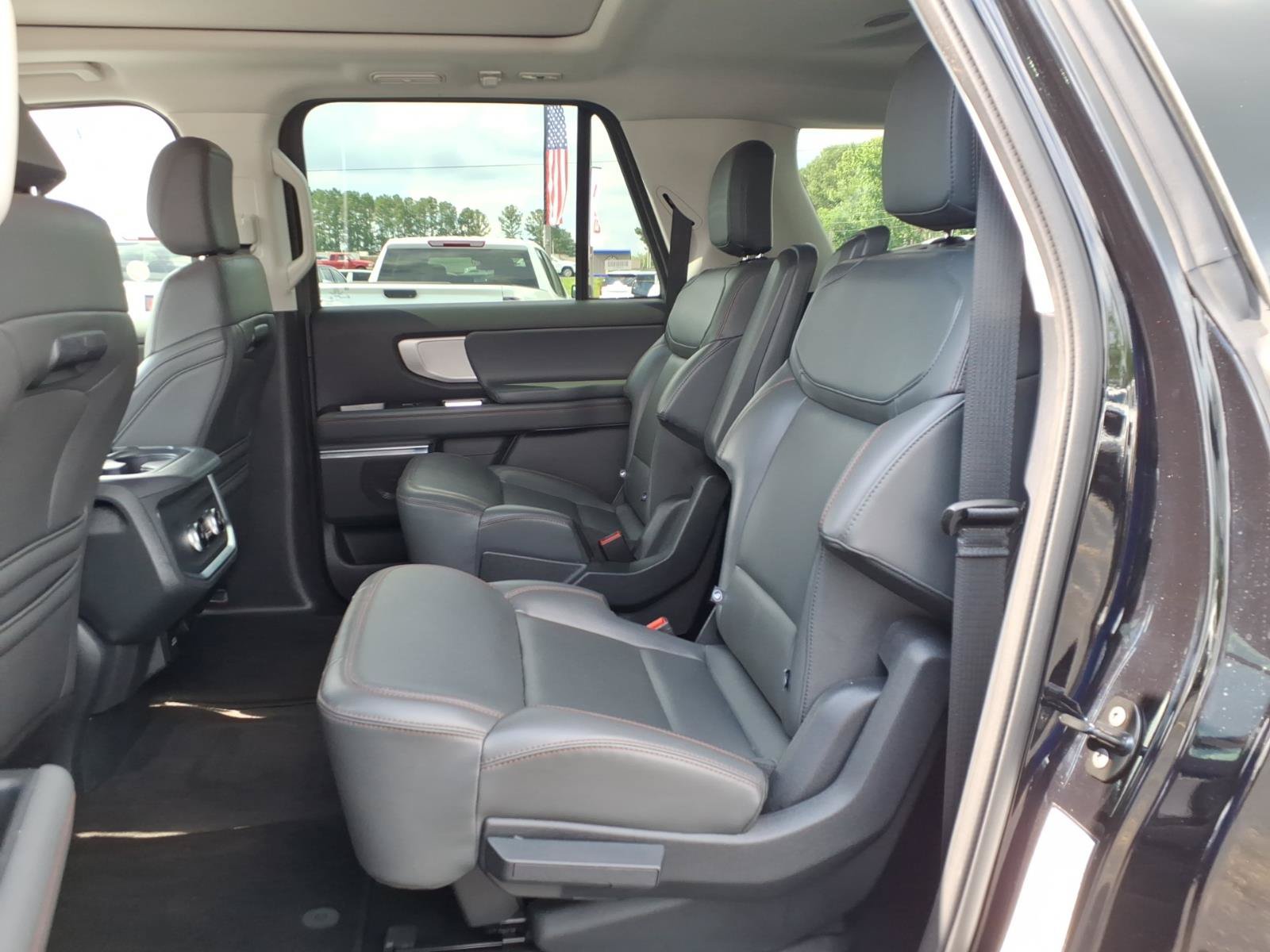 Used 2025 Ford Expedition Max Active AWD/4WD image 23