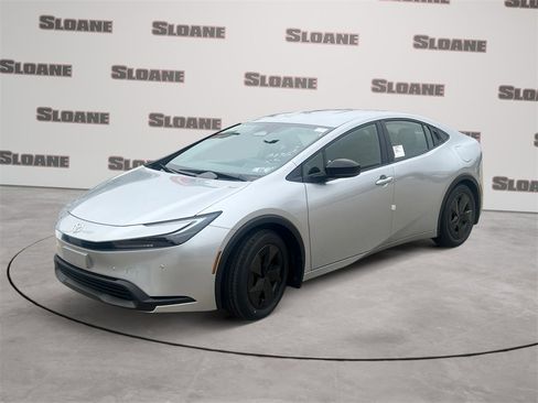 New 2026 Toyota Prius LE image 1