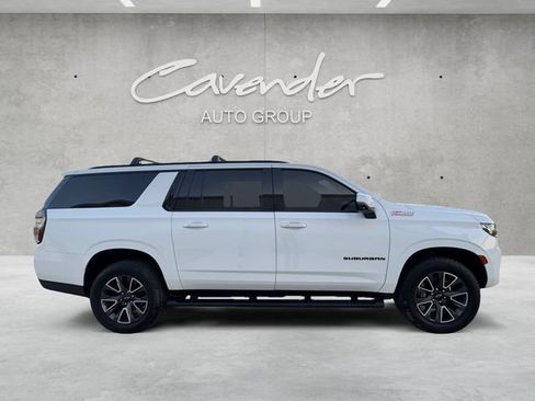 Used 2022 Chevrolet Suburban Z71 w/ Luxury Package AWD/4WD image 17