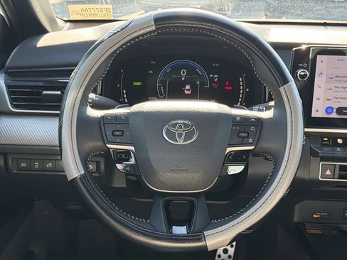 Used 2025 Toyota Camry SE w/ Multimedia Upgrade Package FWD image 23