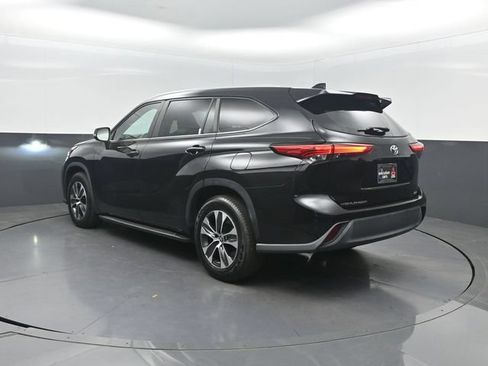 Used 2023 Toyota Highlander XLE FWD image 30