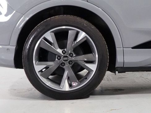 Used 2024 Audi Q4 e-tron Premium Plus w/ Premium Plus image 40