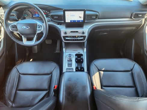 Used 2023 Ford Explorer XLT w/ Equipment Group 202A image 20