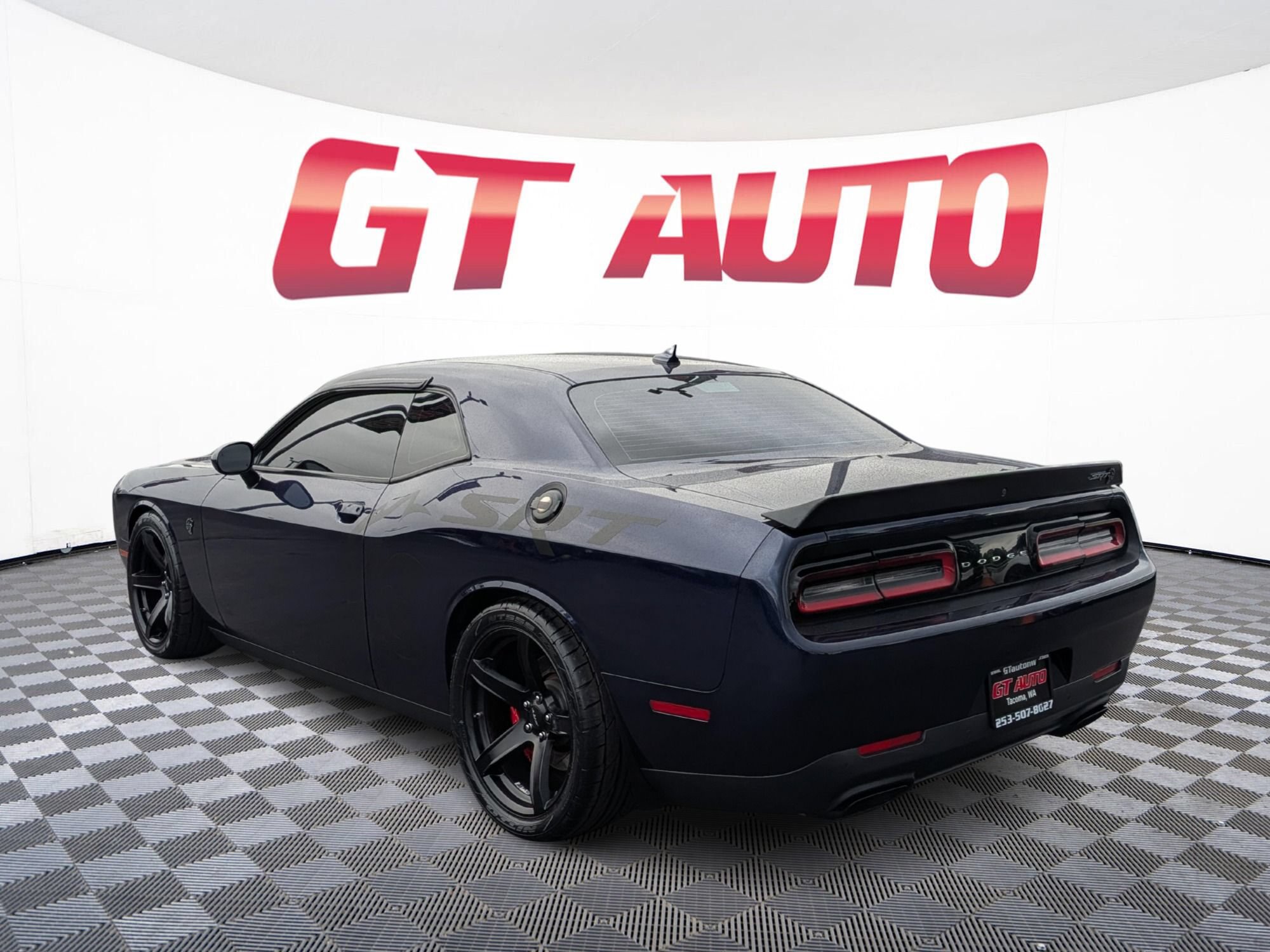 Used 2017 Dodge Challenger SRT Hellcat RWD image 3