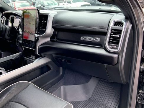 Used 2025 RAM 2500 Laramie AWD/4WD image 17