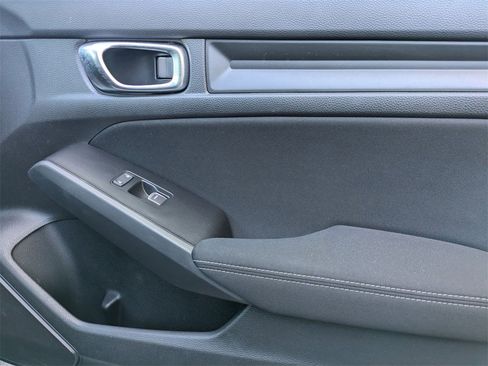 Used 2025 Honda Civic Sport image 31