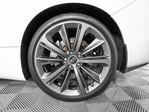 Used 2018 INFINITI Q60 Red Sport 400 w/ Pro Active Package image 28