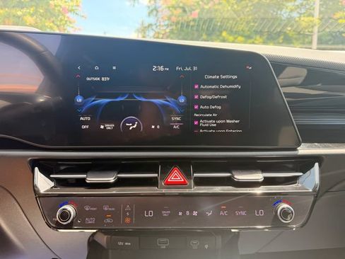 Certified 2023 Kia Niro EX FWD image 19
