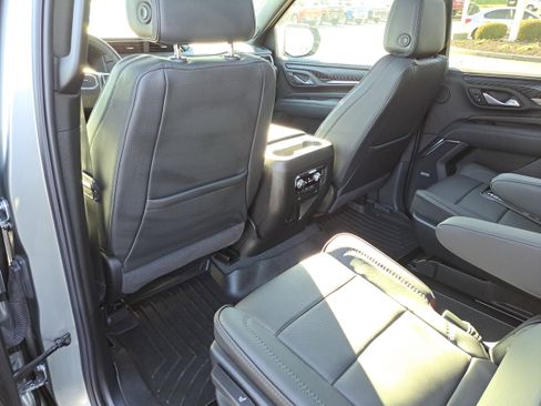 Used 2024 GMC Yukon Denali image 12