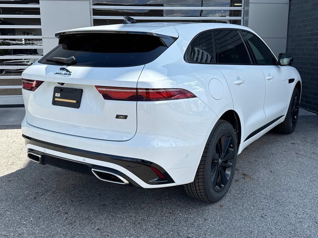 New 2026 Jaguar F-PACE R-Dynamic S AWD/4WD image 8