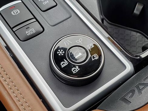 Certified 2024 Nissan Pathfinder Platinum w/ Cargo Package image 22