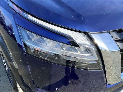 Used 2023 Nissan Pathfinder Platinum image 30