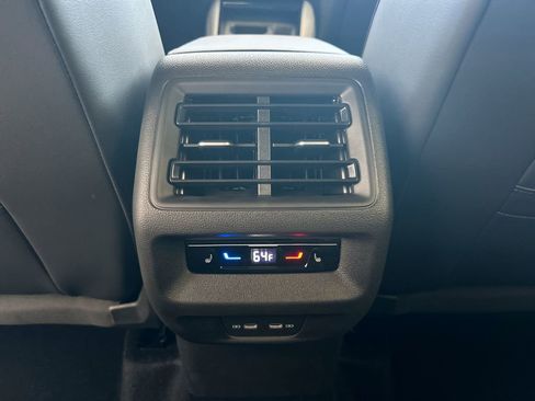 New 2026 Volkswagen Tiguan SEL R-Line AWD/4WD image 36