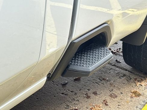 Used 2024 GMC Sierra 2500 Pro w/ Convenience Package image 12