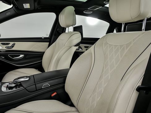 Used 2019 Mercedes-Benz Maybach S 560 4MATIC image 24
