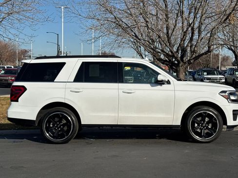 Certified 2024 Ford Expedition Limited image 8