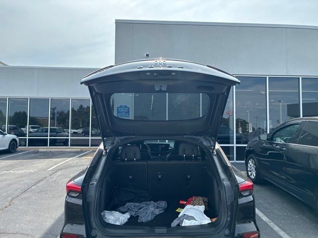 Used 2024 Buick Envista Preferred w/ Advanced Safety Package FWD image 7