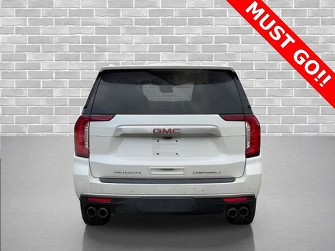 Used 2022 GMC Yukon Denali w/ Advanced Technology Package image 6