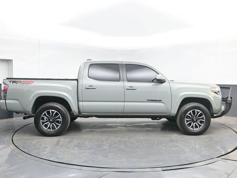 Used 2022 Toyota Tacoma TRD Sport w/ Technology Package AWD/4WD image 15