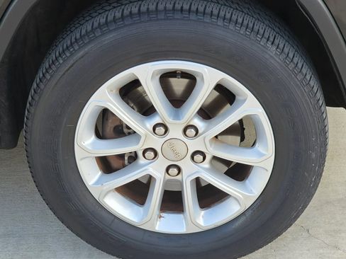 Used 2014 Jeep Grand Cherokee Laredo w/ Security & Convenience Group image 31