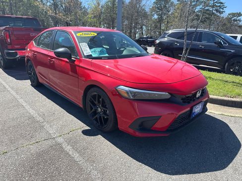 Used 2024 Honda Civic Sport image 2