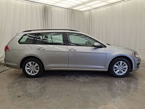 Used 2016 Volkswagen Golf S image 25