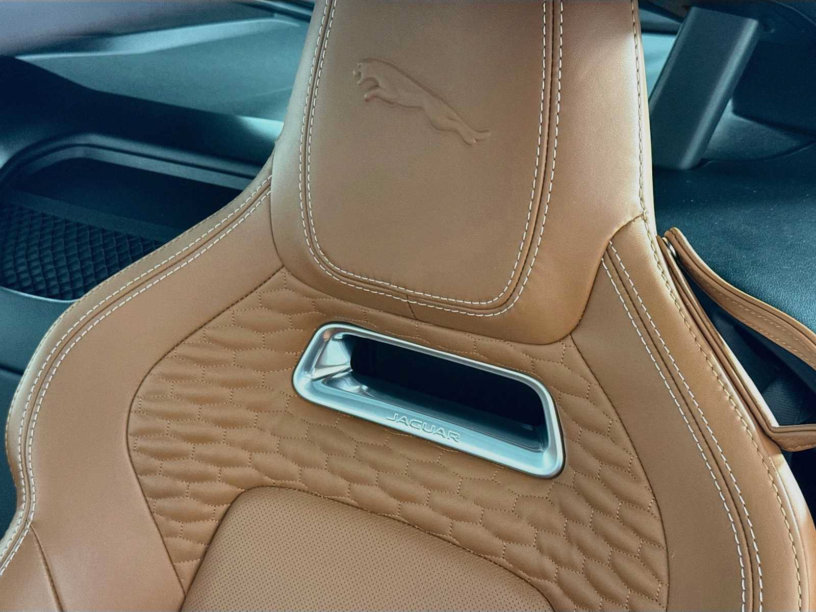 Used 2023 Jaguar F-TYPE R-Dynamic AWD/4WD image 26