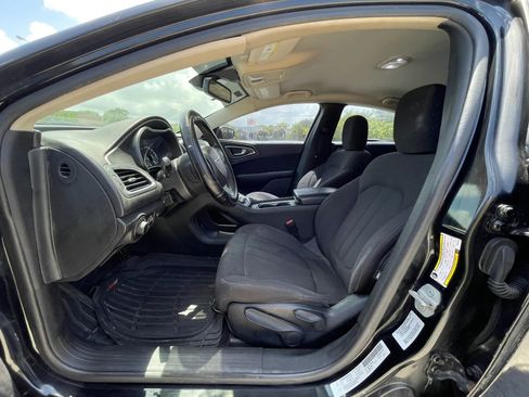 Used 2015 Chrysler 200 Limited FWD image 25