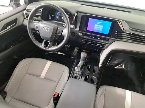 Used 2025 Toyota Camry SE image 15