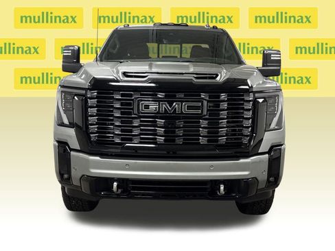 Used 2025 GMC Sierra 2500 Denali Ultimate image 6