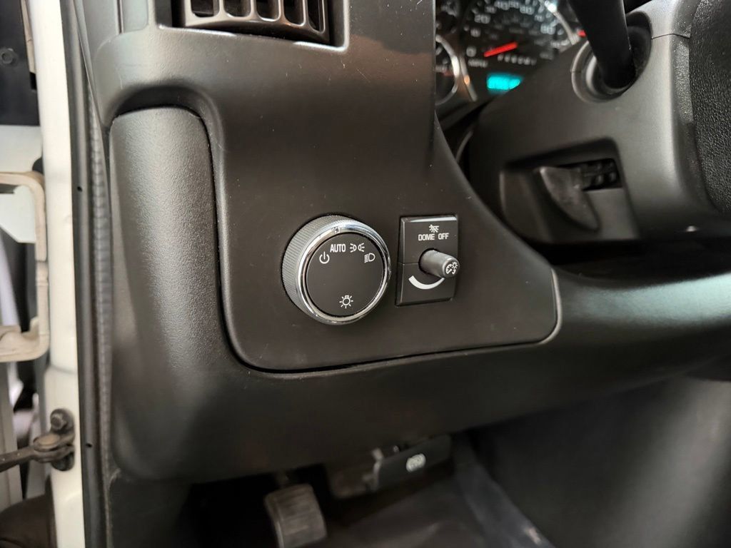 Used 2020 Chevrolet Express 3500 LT w/ LT Preferred Equipment Group RWD image 16