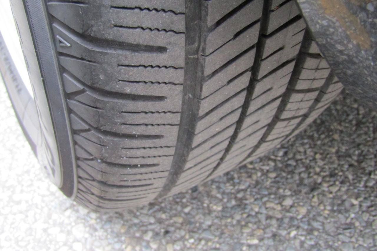 Used 2002 Volvo V40 FWD image 30