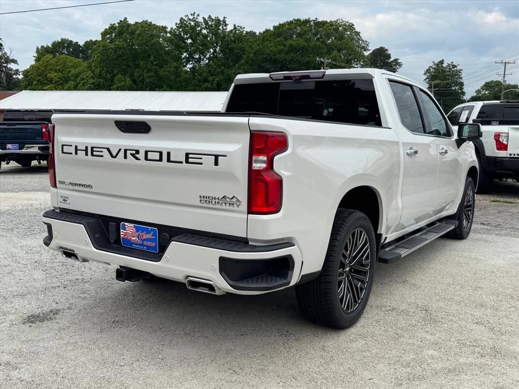 Used 2021 Chevrolet Silverado 1500 High Country w/ Technology Package RWD image 3
