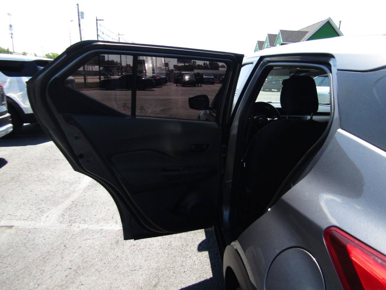 Used 2020 Nissan Kicks S FWD image 17