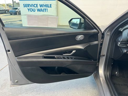 Used 2024 Hyundai Elantra SEL FWD image 10