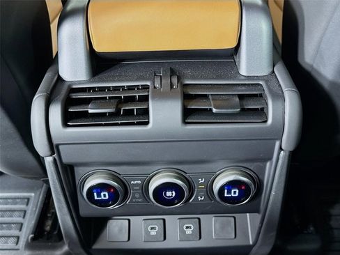 Certified 2024 Land Rover Defender 110 X-Dynamic SE AWD/4WD image 27