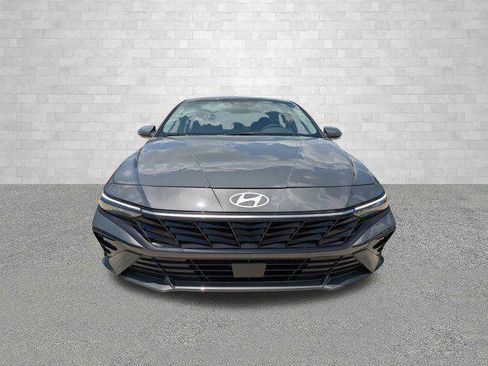 New 2025 Hyundai Elantra Limited image 6