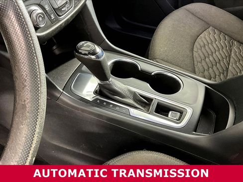 Used 2019 Chevrolet Equinox LT FWD image 16