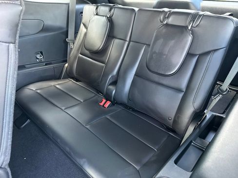 Used 2024 Ford Explorer XLT w/ Equipment Group 202A AWD/4WD image 19