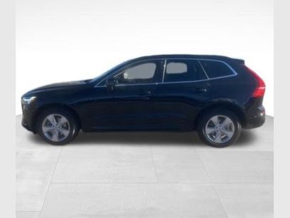 Certified 2022 Volvo XC60 B5 Momentum