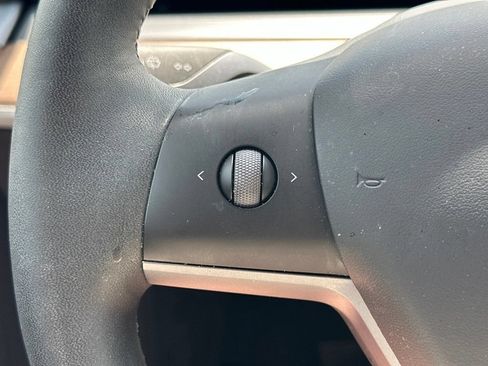 Used 2025 Tesla Model Y Long Range AWD/4WD image 23