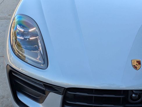 Certified 2026 Porsche Macan AWD/4WD image 12