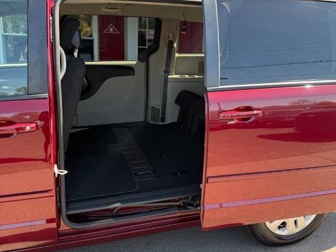 Used 2017 Dodge Grand Caravan SE w/ Power Window Group image 13